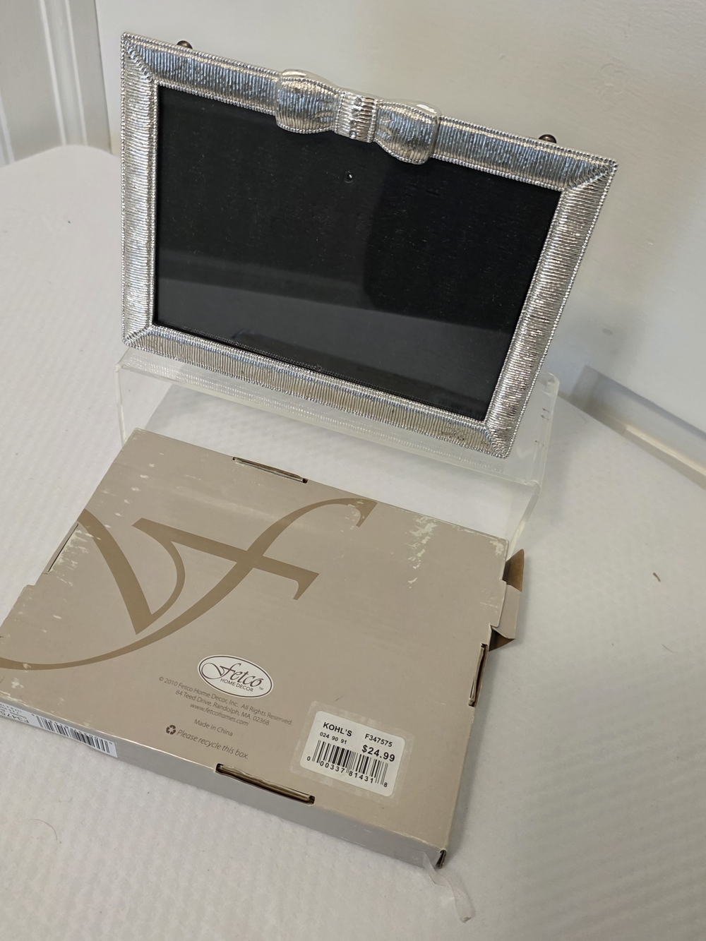 Fetco Home Decor Silvertone Bow Accent Picture Frame 5 X 7 Desk Or Wall Mount